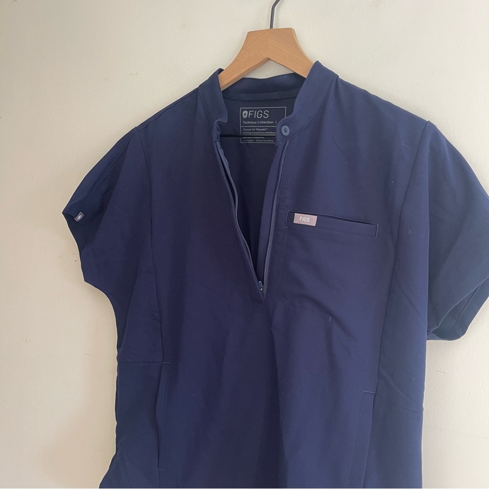 NWT Figs Montex Mock Neck Scrub Top Size S - Picture 6 of 11